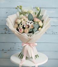 Букет цветов из:  Розы и Лизиантусы в Татищево