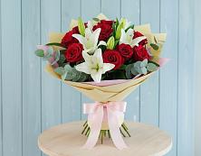Букет цветов из:  Лилии и Розы в Татищево