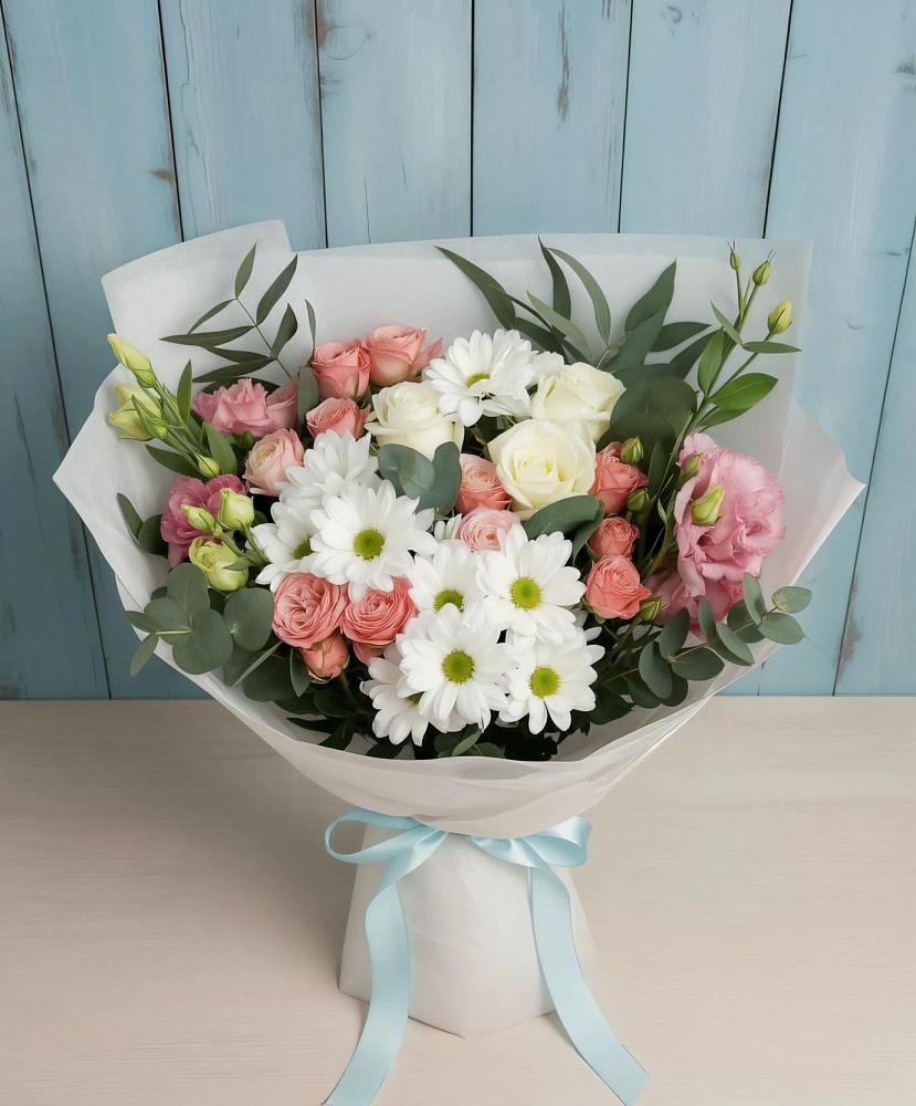 Букет цветов из: Розы, Лизиантусы и Хризантемы в Татищево