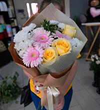 Букет цветов из:  Герберы, Розы и Хризантемы в Татищево