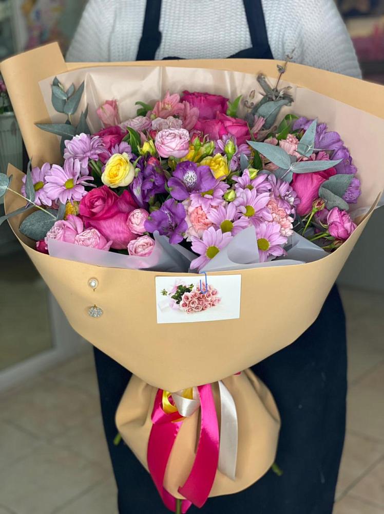 Букет цветов из: Хризантемы, Гвоздики и Альстромерии в Татищево