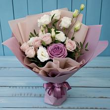 Букет цветов из:  Розы и Лизиантусы в Татищево