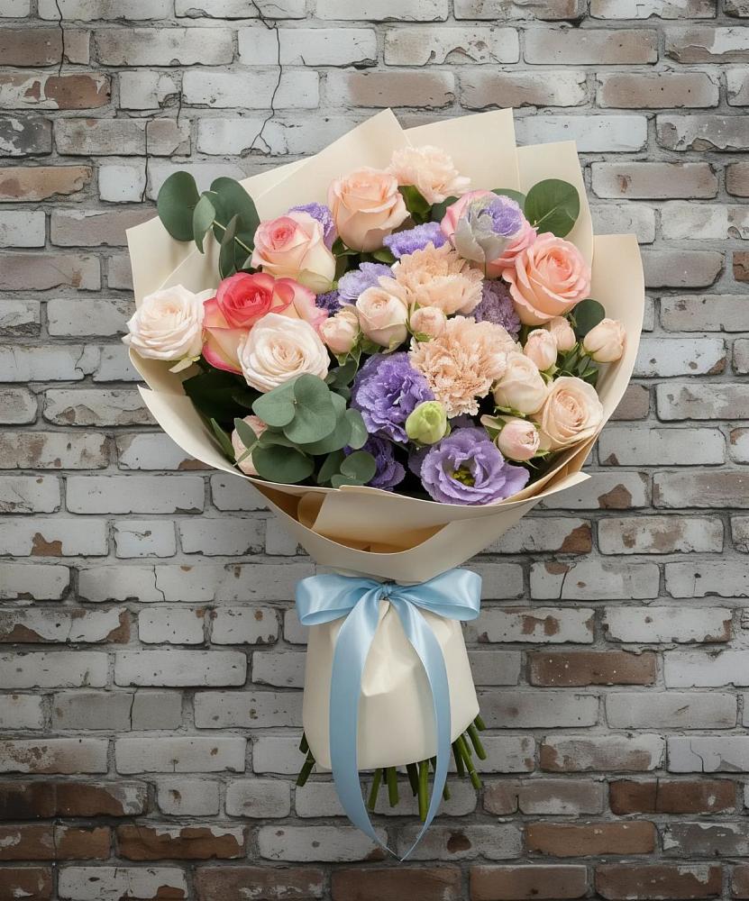 Букет цветов из: Розы, Лизиантусы и Гвоздики в Татищево