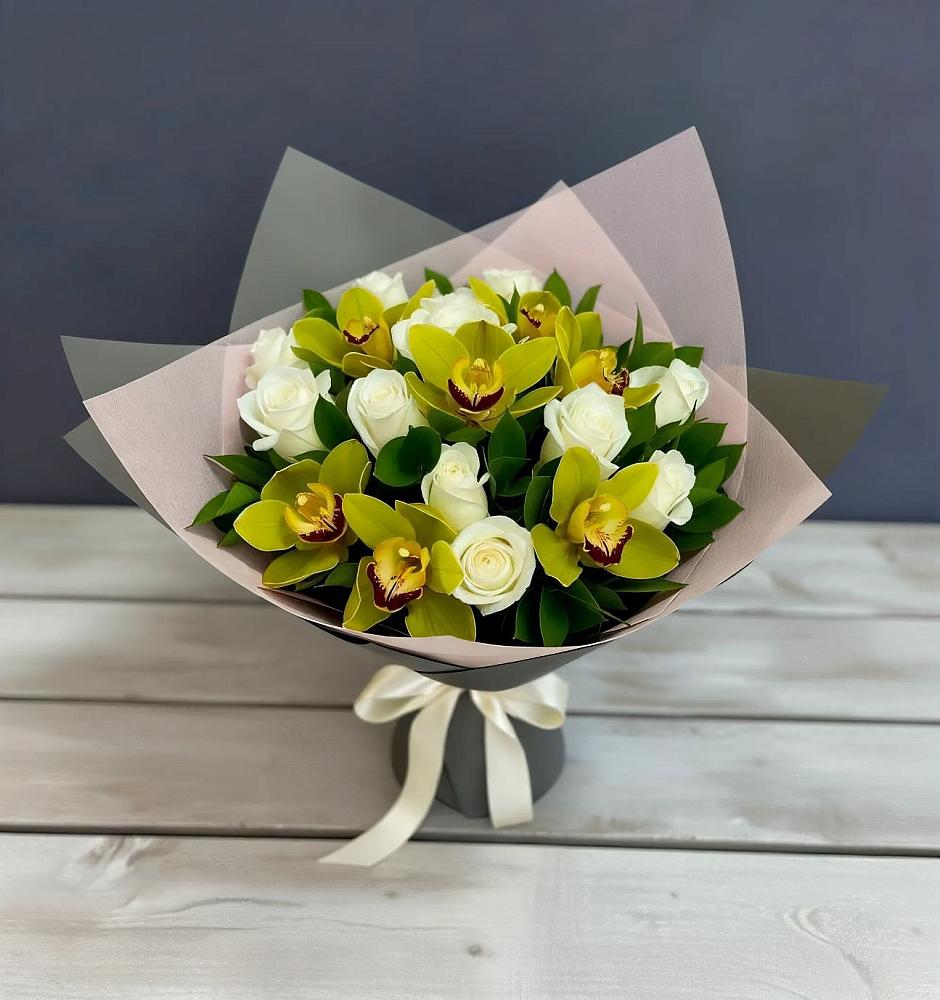 Букет цветов из: Орхидеи и Розы в Татищево