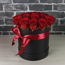 Цветочная композиция из Розы в шляпной коробке в Татищево