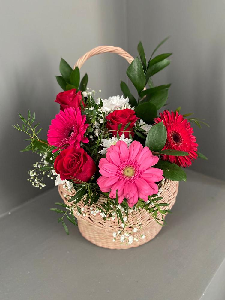 Цветочная композиция из Розы, Хризантемы и Герберы в корзине в Татищево