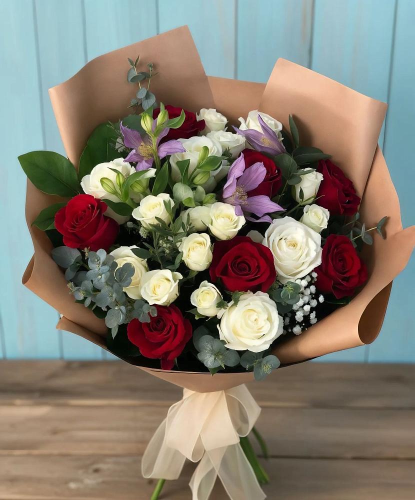 Букет цветов из: Розы и Альстромерии в Татищево
