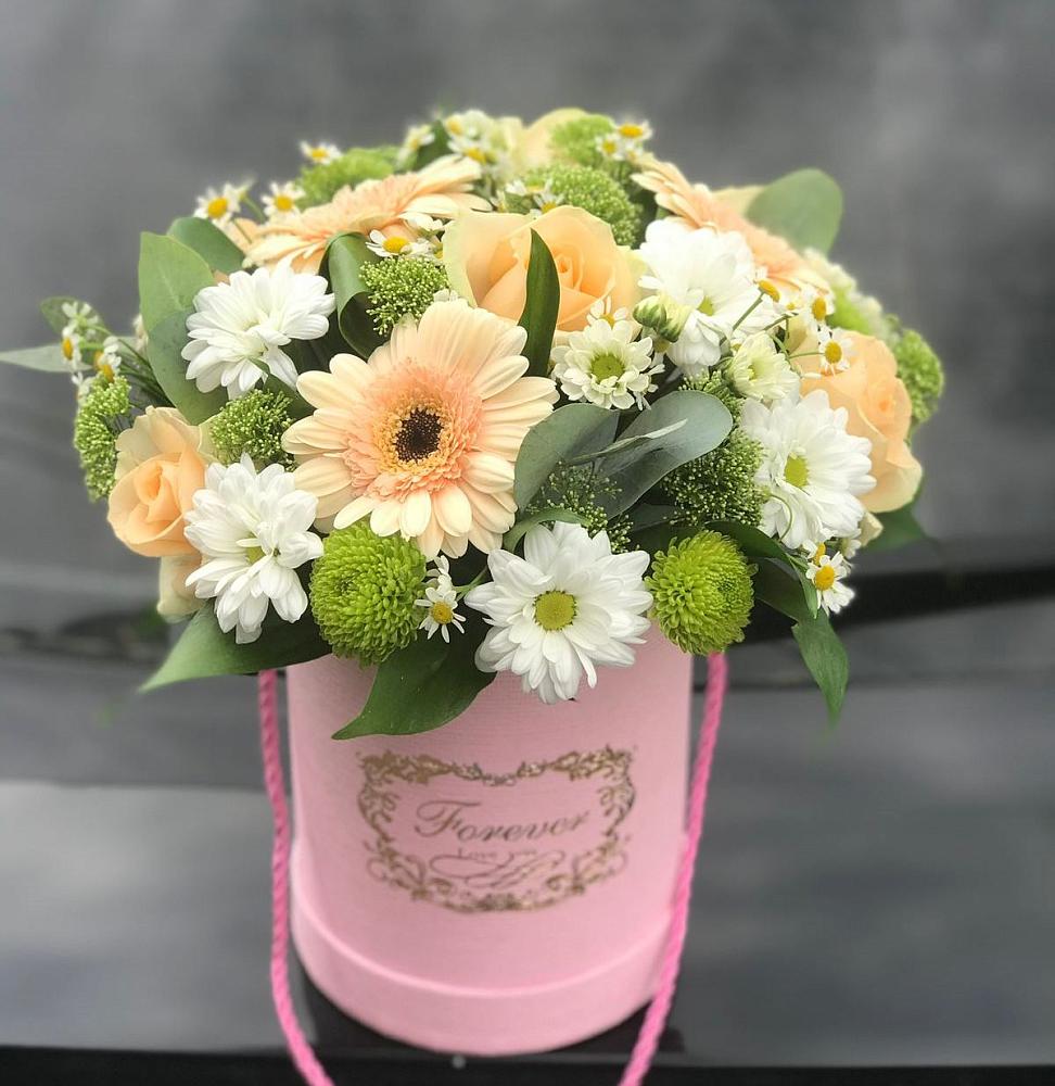 Цветочная композиция из Розы, Герберы и Хризантемы в шляпной коробке в Татищево